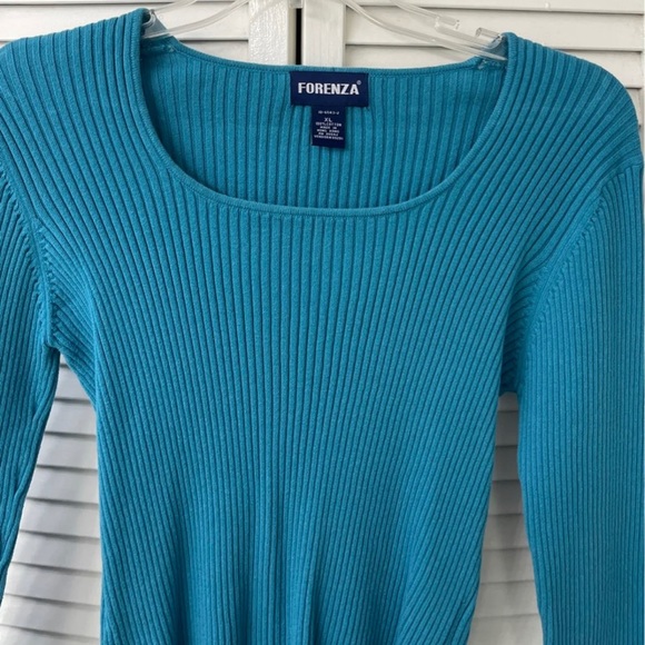 Forenza Sweaters - Women’s Fitted Sweater (Size XL)